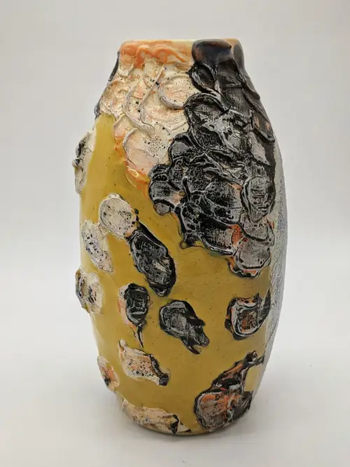 Handmade ceramic pottery: Amber Carved Bowl Top View