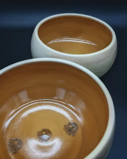 Handmade ceramic pottery: Bowl with Three Dots