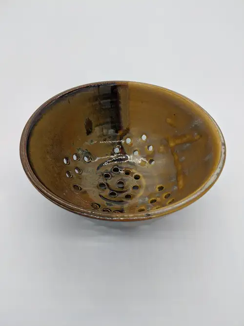 Handmade ceramic pottery: Earth Berry Bowl Interior