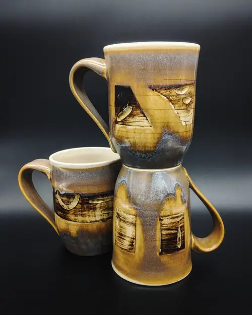 Handmade ceramic pottery: Earthy Carved Mugs