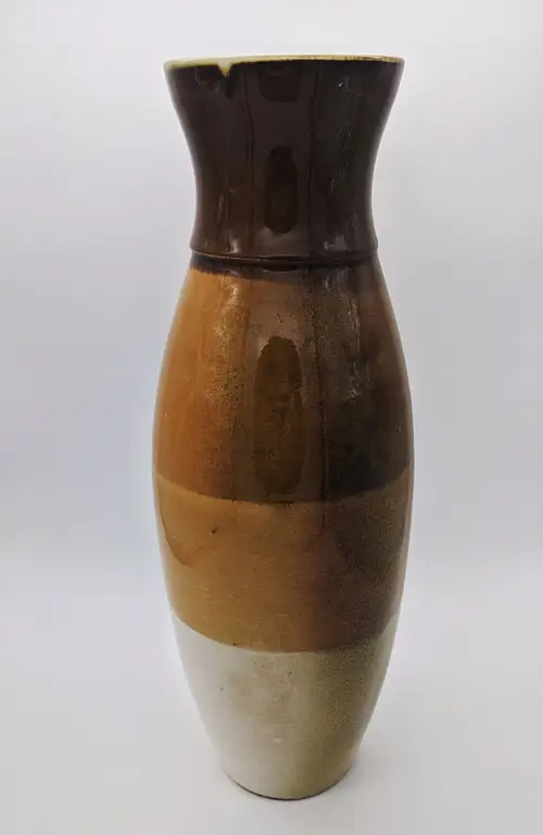 Handmade ceramic pottery: Green Berry Bowl Interior