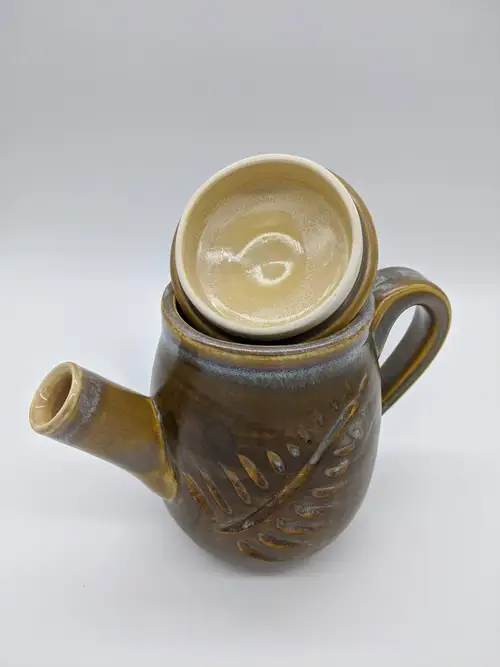 Handmade ceramic pottery: Leaf Teapot